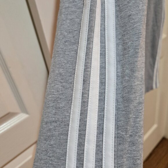 Adidas Girls Gray Classic 3 White Stripe Side Leggings Size Small (8-10) - Picture 3 of 5